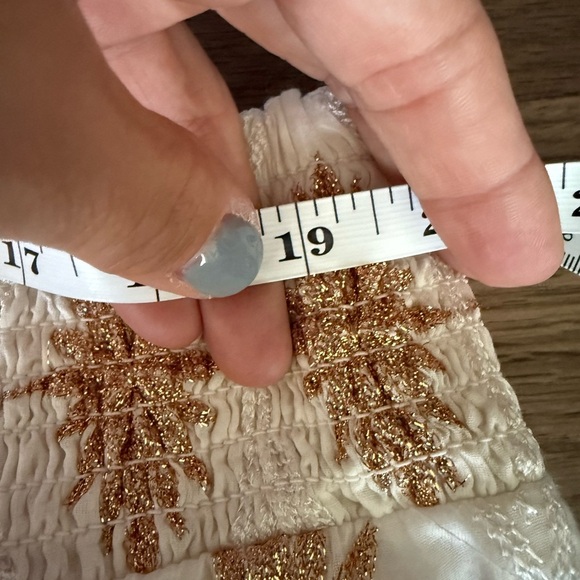 Boston Proper off shoulder blouse • Women’s Medium - Picture 7 of 8